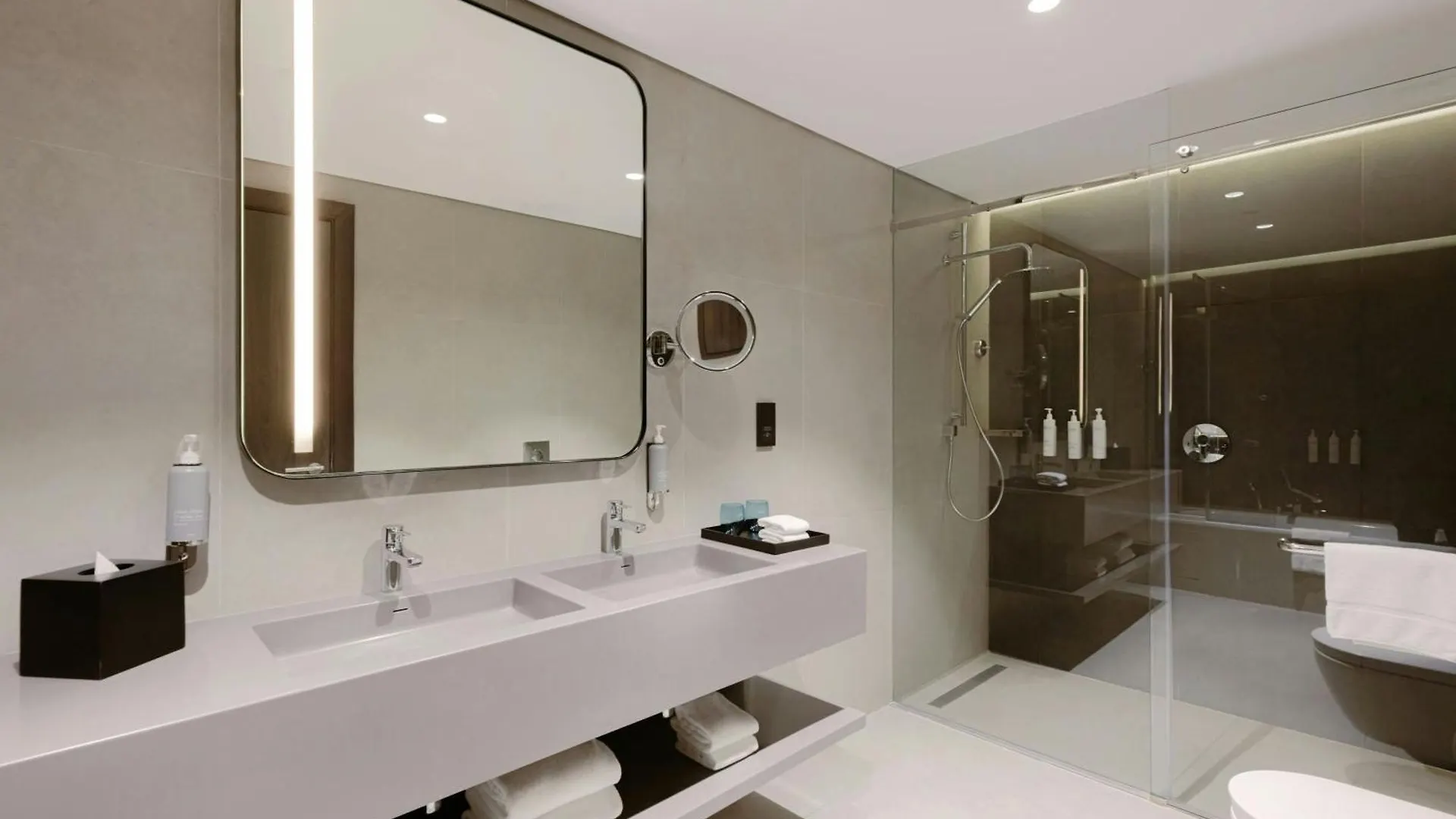 Courtyard By Marriott World Trade Centre, Dubai Hotel 4*,